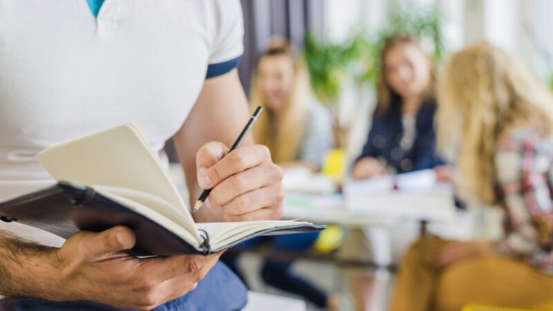 Pesquisa com pais de alunos aponta que novo Ensino Médio requer ajustes