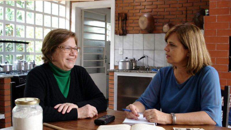 Projeto registra memórias familiares por meio de receitas e histórias