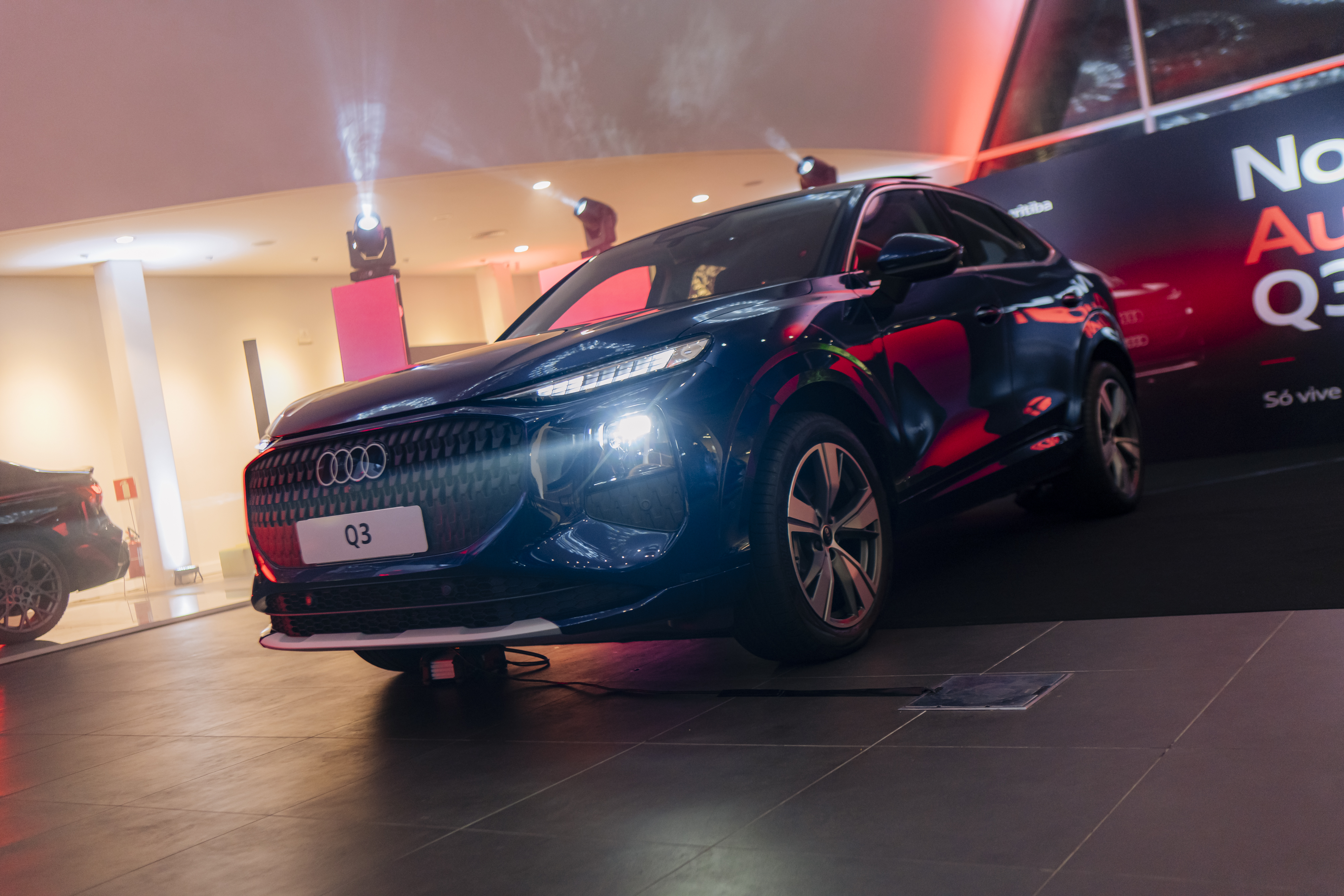 Audi Curitiba é a primeira concessionária do Brasil a receber e a entregar o novo Q3