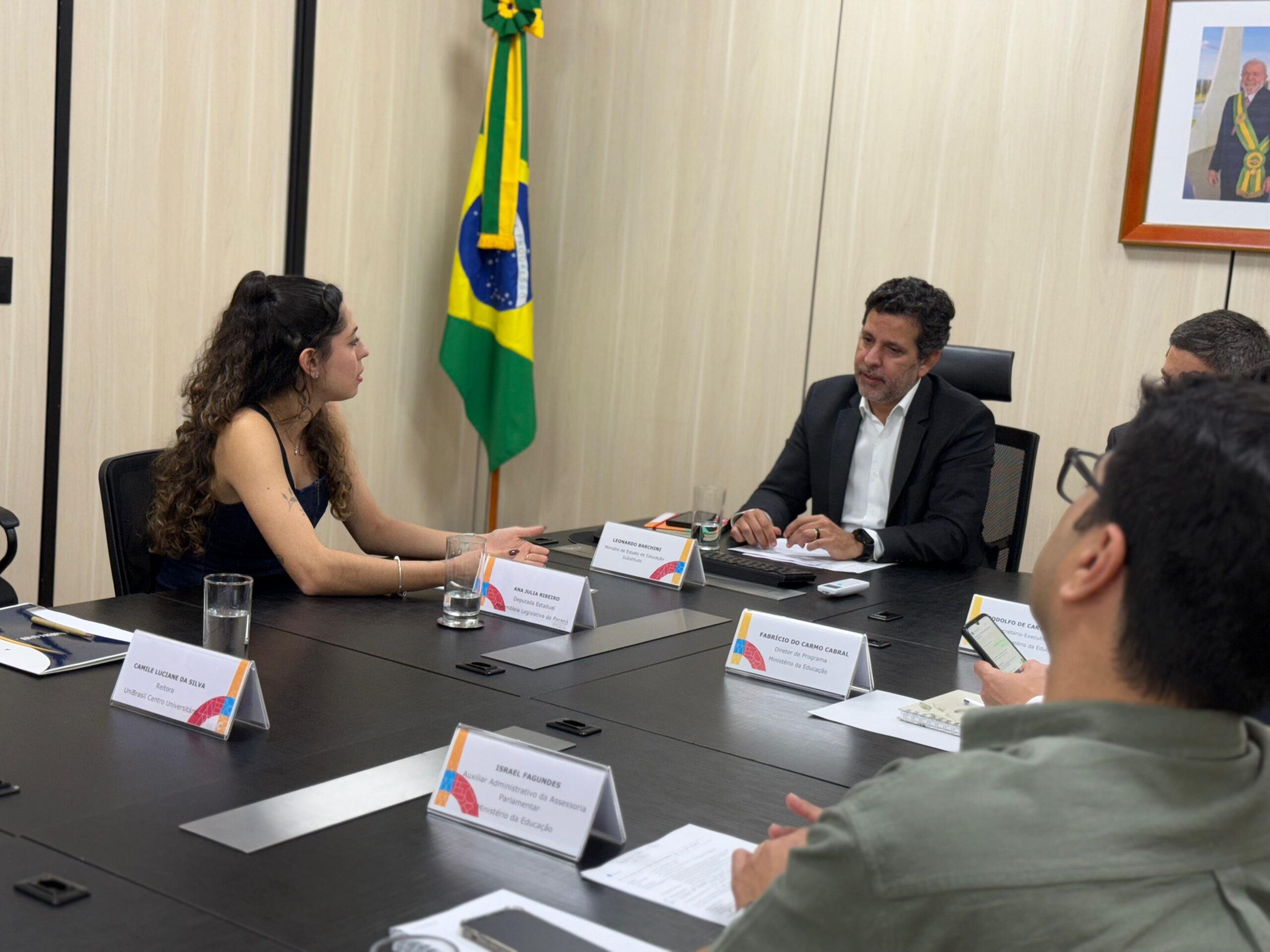 Em Brasília, Ana Júlia denuncia epidemia de adoecimento mental dos trabalhadores do Paraná