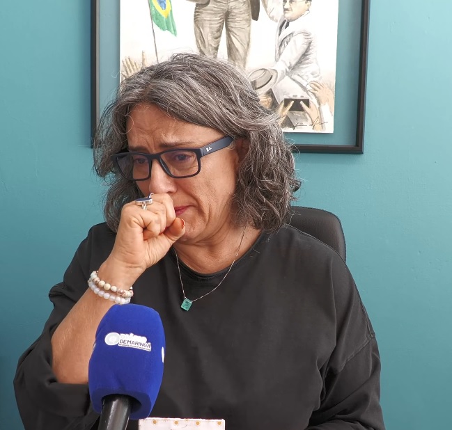 Entrevista Exclusiva:Professora  Ana Lúcia Rodrigues contesta acusações, explica gravação e fala sobre Comissão Processante