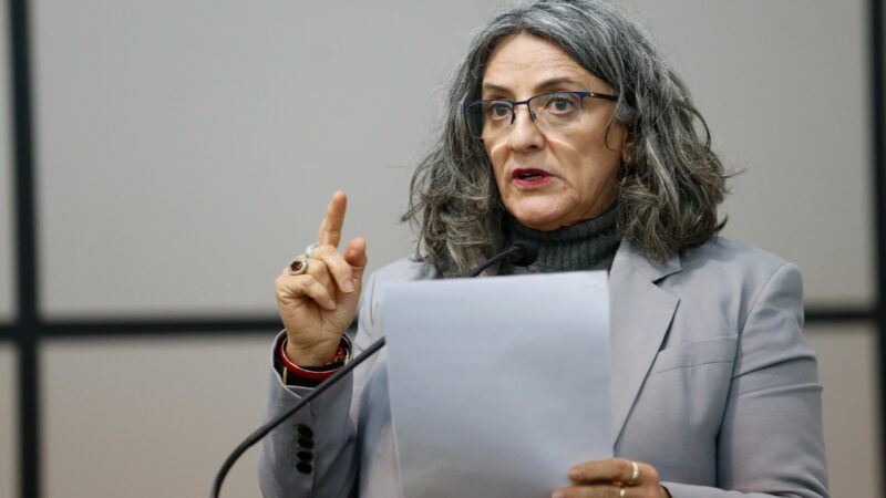 Vereadora questiona urgência em adesão de Maringá a consórcio de saneamento e vota contra projeto