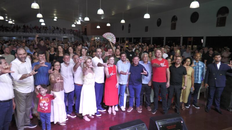 Enio Verri celebra 65 anos mostrando que lealdade política atrai multidões