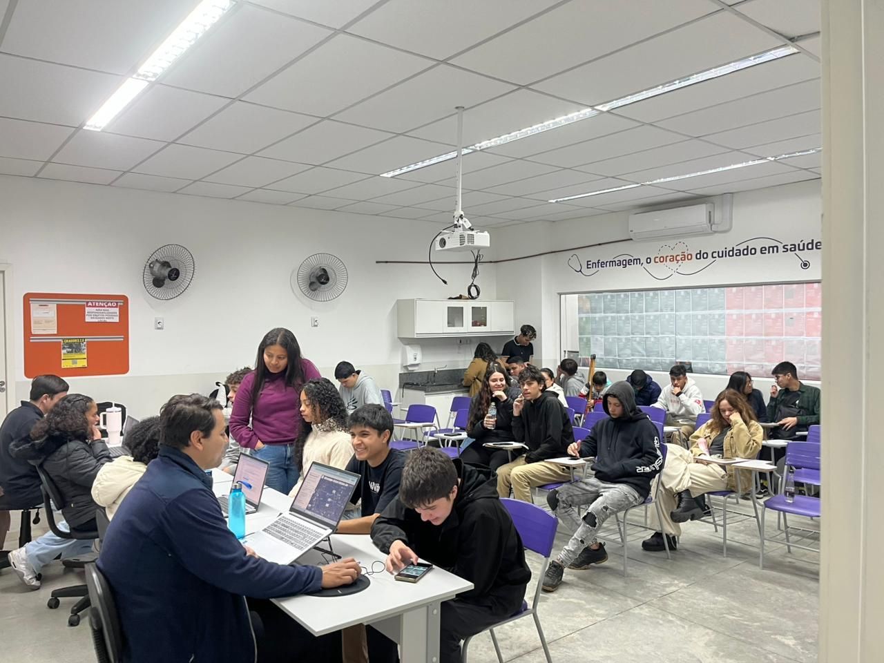 GERAR CIC, em Curitiba,  realiza Feirão de Empregos para vagas de aprendizes; saiba quando