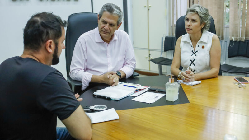 Prefeito Silvio Barros e vice-prefeita Sandra Jacovós iniciam atendimento presencial à comunidade