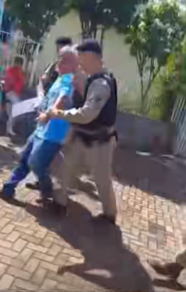 Ex-deputado Boca Aberta é preso após entrar na Prefeitura de Cambé durante manifestação