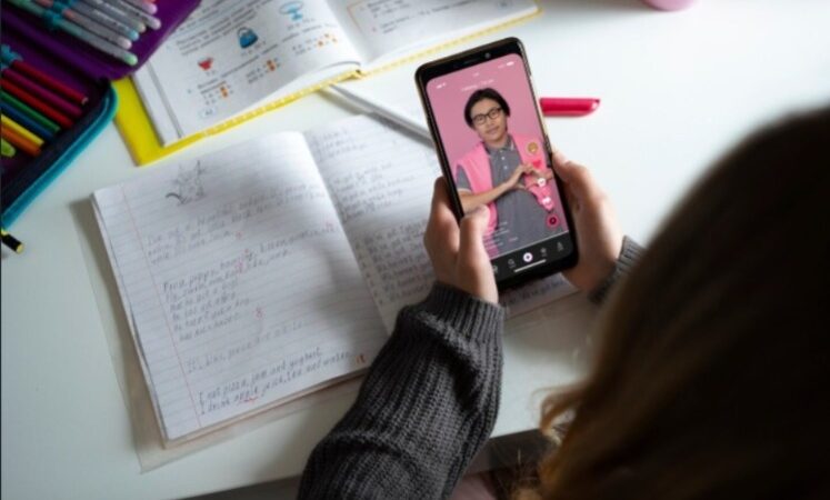 Geração TikTok transforma hábitos de estudo e como aprendem em casa