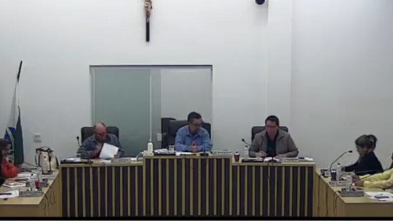 Santo Inácio: Quem cobra a prefeita quando o presidente da Câmara passa pano?