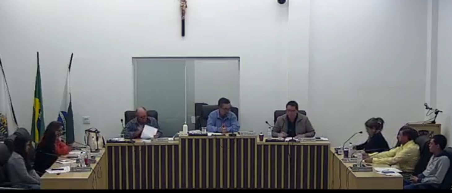 Santo Inácio: Quem cobra a prefeita quando o presidente da Câmara passa pano?