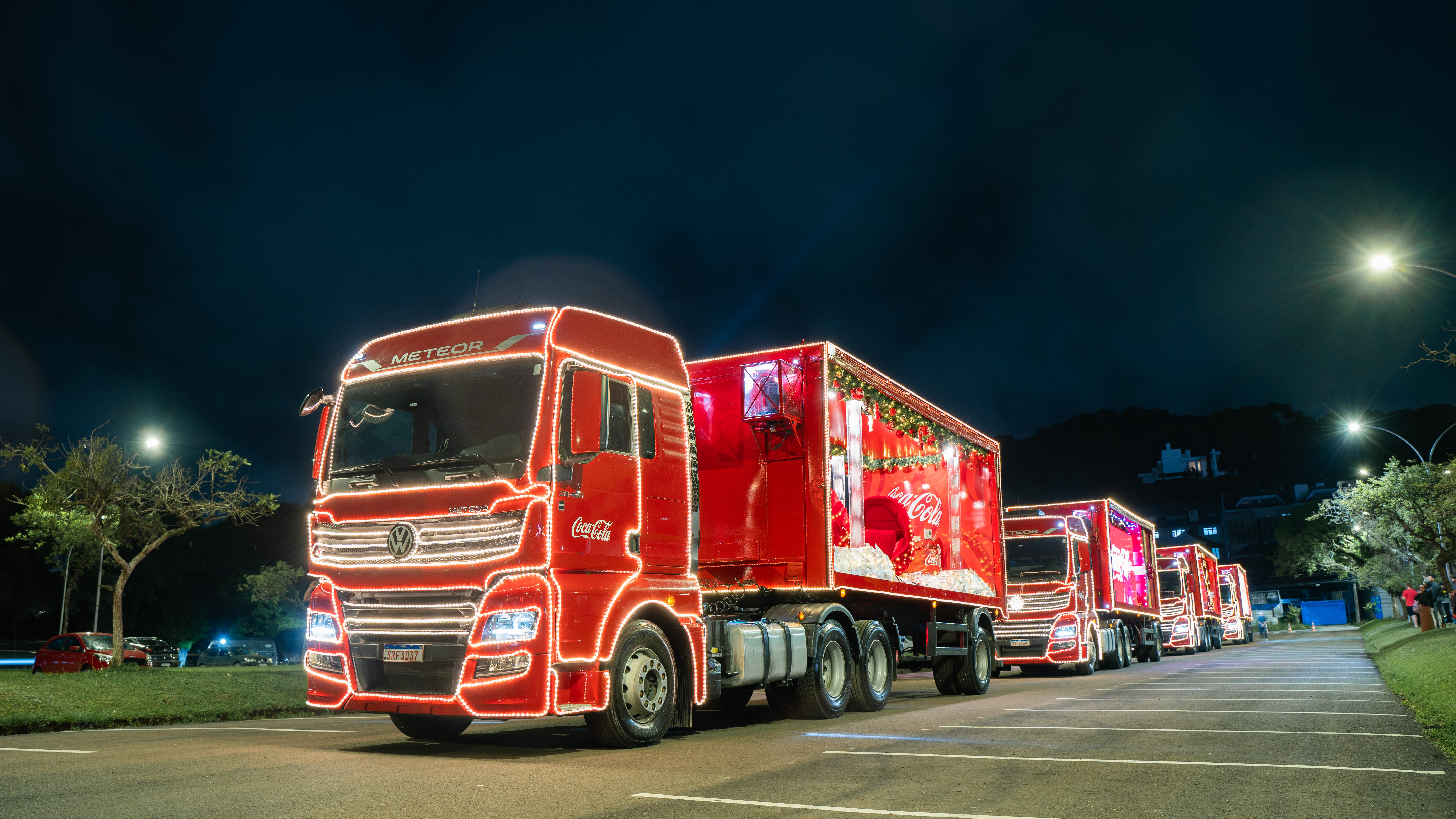 Caravana de Natal da Coca-Cola FEMSA Brasil passa hoje por Mandaguaçu, Maringá e Sarandi 