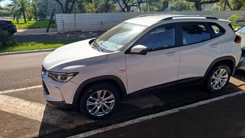 Depois da CNH vencida, vem o estacionamento irregular: gabinete que desafia o bom senso!