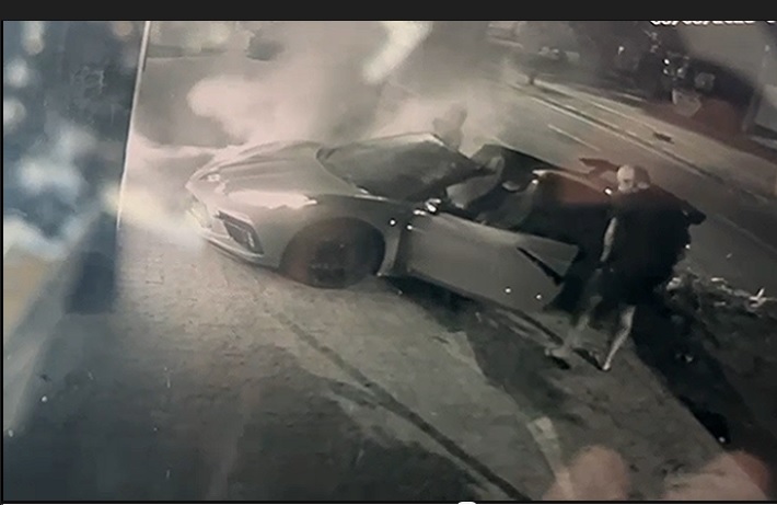 Vídeo: Cavalo de pau ou burrice mesmo? Motorista destrói Corvette de R$ 1 milhão e foge
