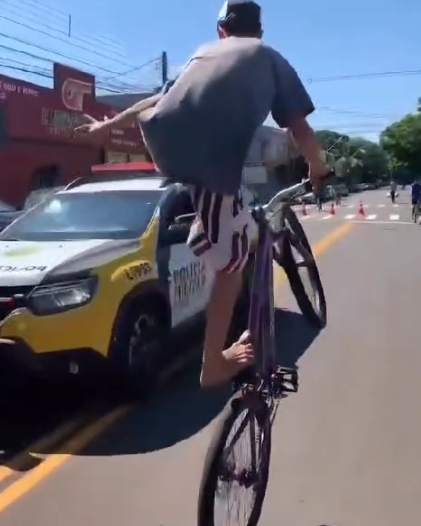 Erro do ciclista não justifica possível discriminação racial por parte de policial em Sarandi