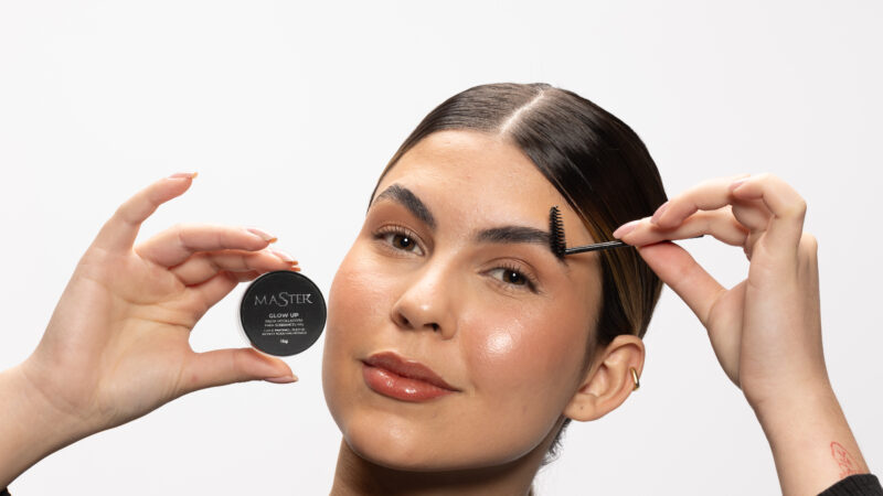 Empresa paranaense amplia linha de cuidados diários para cílios e sobrancelhas