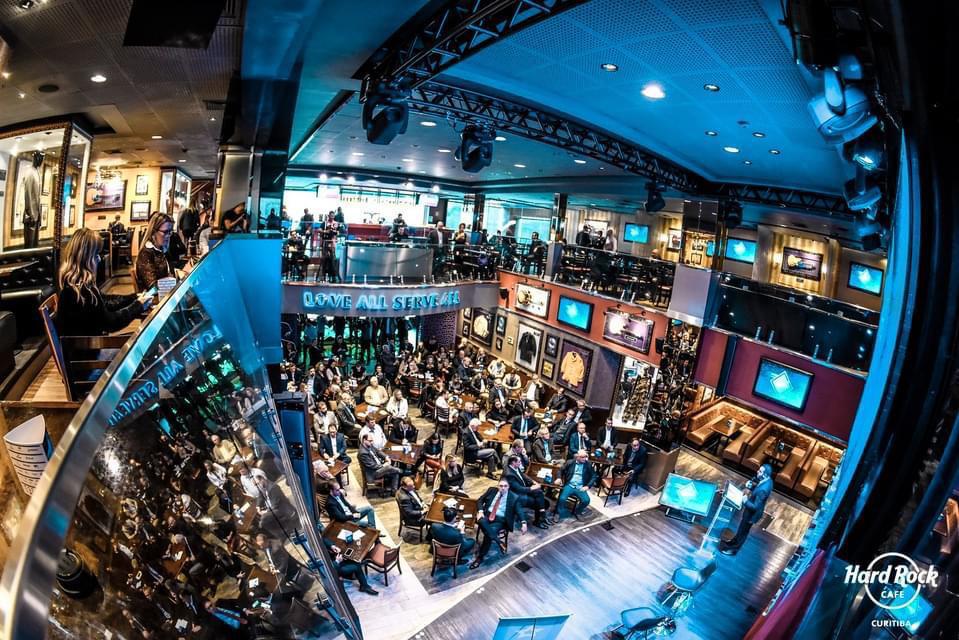 Hard Rock Cafe Curitiba transmite Super Bowl 2026 neste domingo