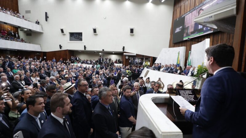 Posse de Alexandre Curi na Assembleia Legislativa do Paraná reúne multidão e marca nova fase no legislativo estadual