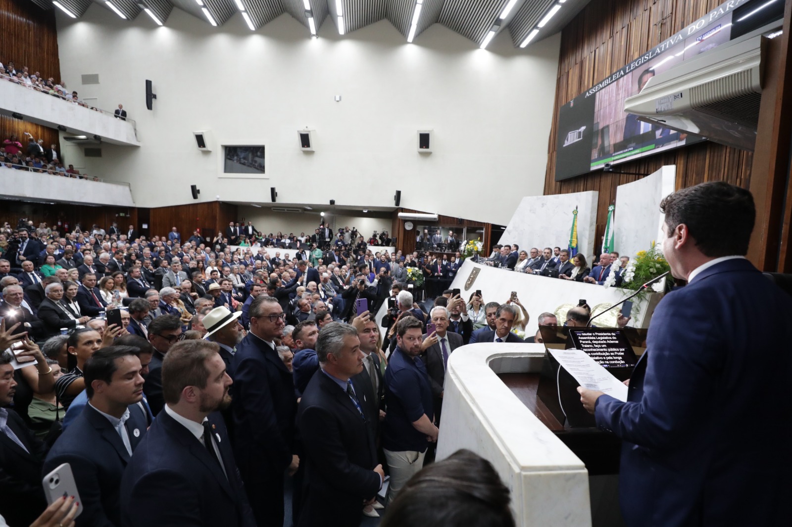 Posse de Alexandre Curi na Assembleia Legislativa do Paraná reúne multidão e marca nova fase no legislativo estadual