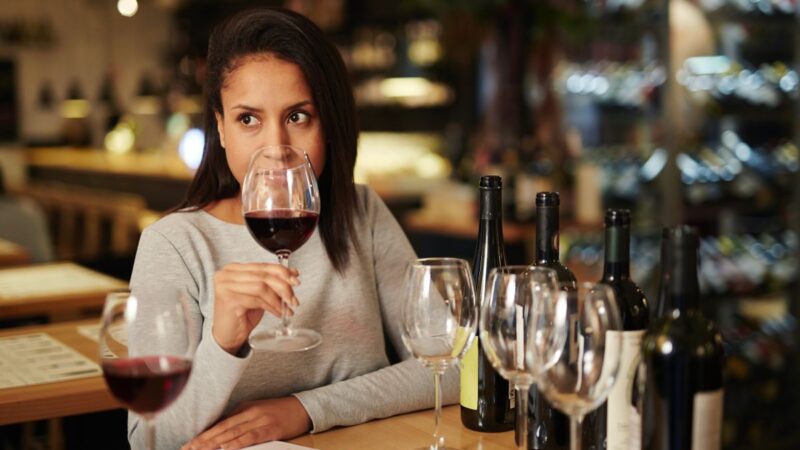 O segredo por trás da taça: como a água pode transformar a degustação de vinhos
