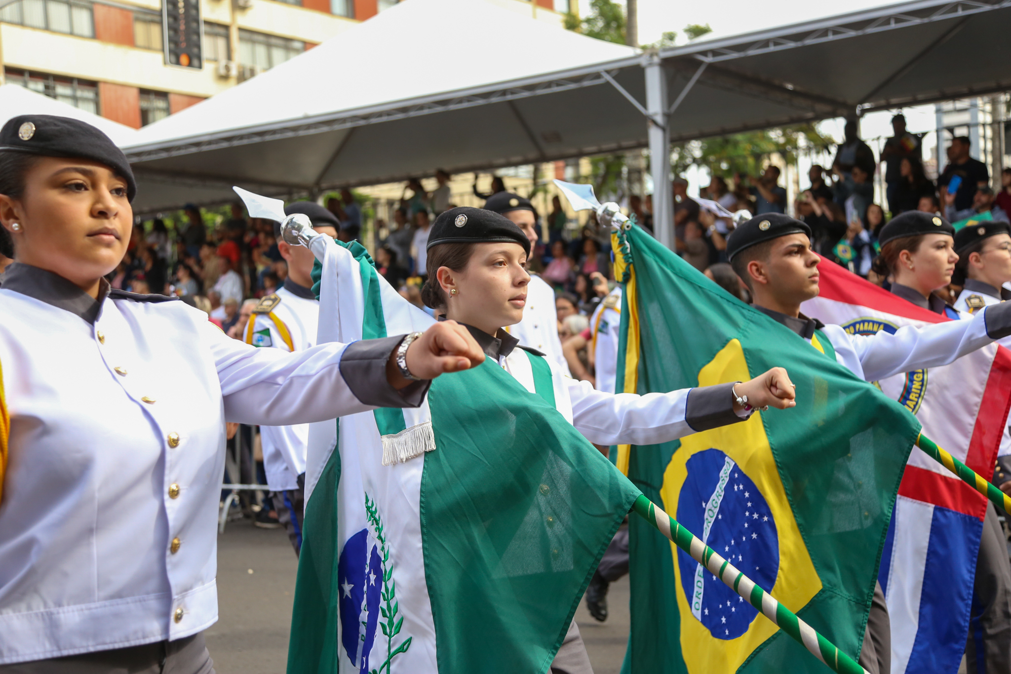 Desfile em comemoração ao Dia da Independência do Brasil reúne 7 mil pessoas em Maringá; Veja o desfile na íntegra