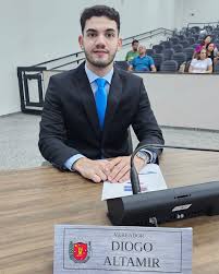 Alerta nas escolas: Diogo Altamir propõe combate ao cigarro eletrônico entre jovens