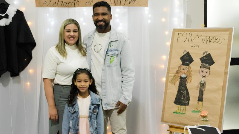 Apoio durante licença-maternidade ajuda colaboradora a crescer na carreira e liderar equipe de mulheres