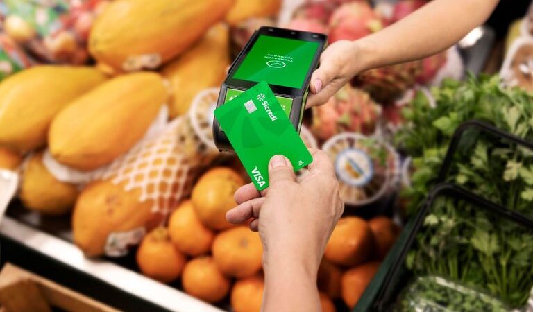 ExpoApras 2026: Sicredi reforça parceria com o varejo paranaense