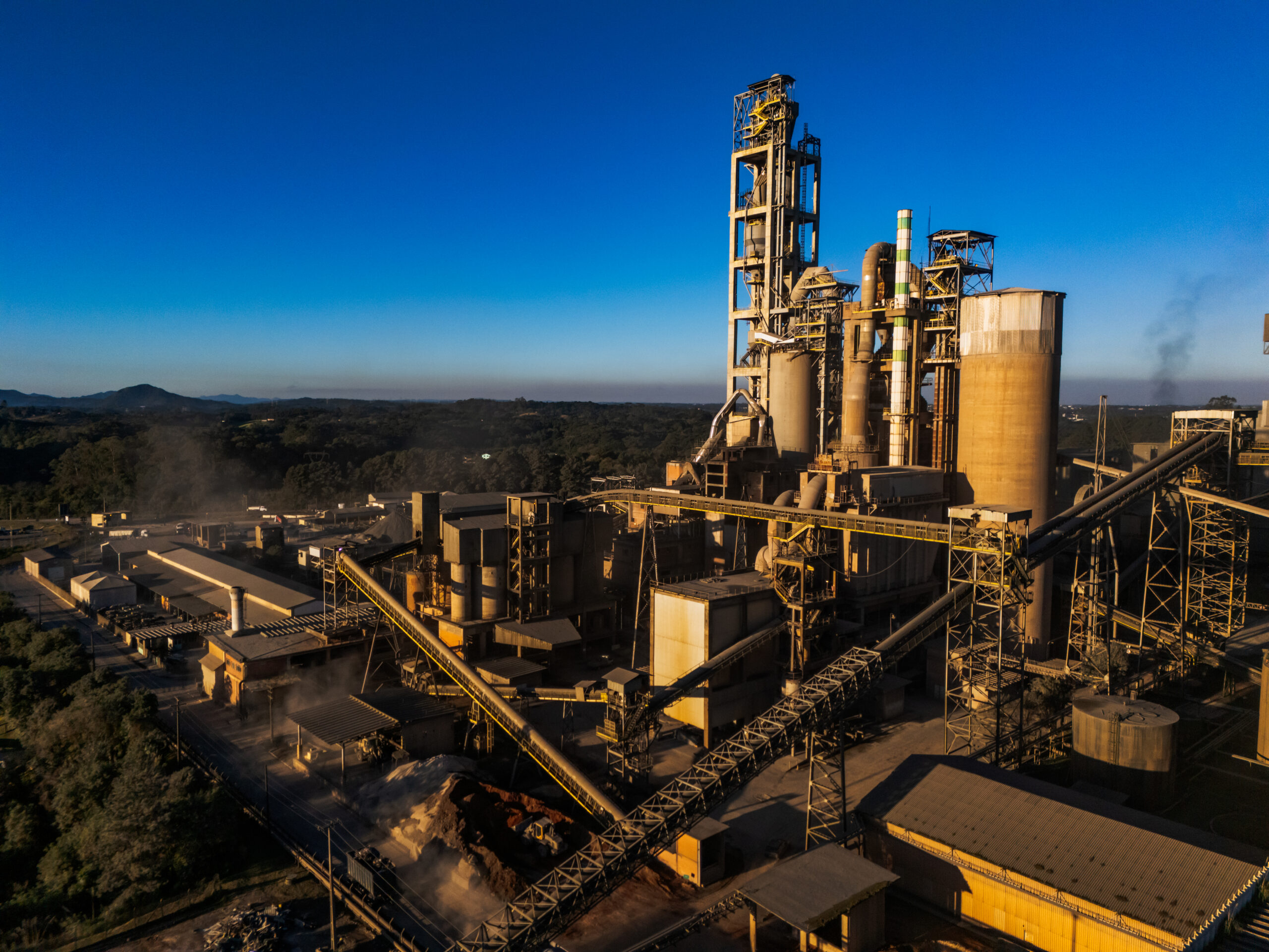 Cimento Itambé investe R$ 500 milhões em novo forno e amplia capacidade produtiva no Paraná
