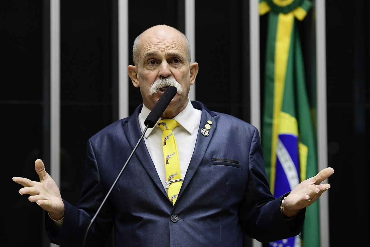 Campanha milionária de Fahur gastou R$ 881 mil com militância e R$ 146.500,00 com aluguel de carro