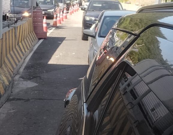 Fila, calor e indignação: usuários do Ferry Boat denunciam caos na travessia e cobram governo Ratinho Junior