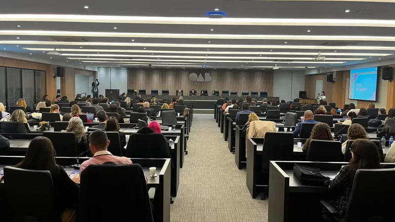 Simpósio da OAB-PR reúne especialistas e conta com participação de Flávio Mantovani