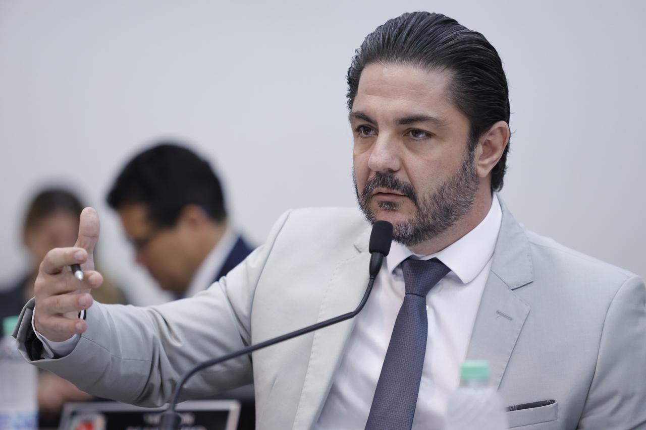 Terapias integrativas em Maringá: lei de Flávio Mantovani pode servir de modelo para todo o Paraná