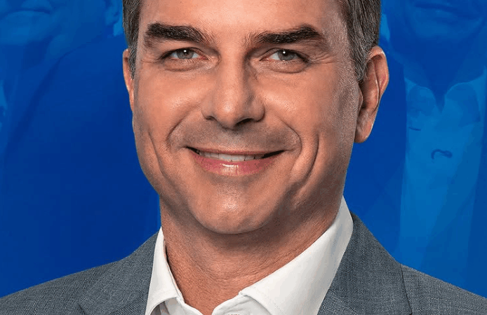 Quase 24 anos de mandato, oito no Senado e nenhuma lei federal de autoria exclusiva: qual é o legado de Flávio Bolsonaro?