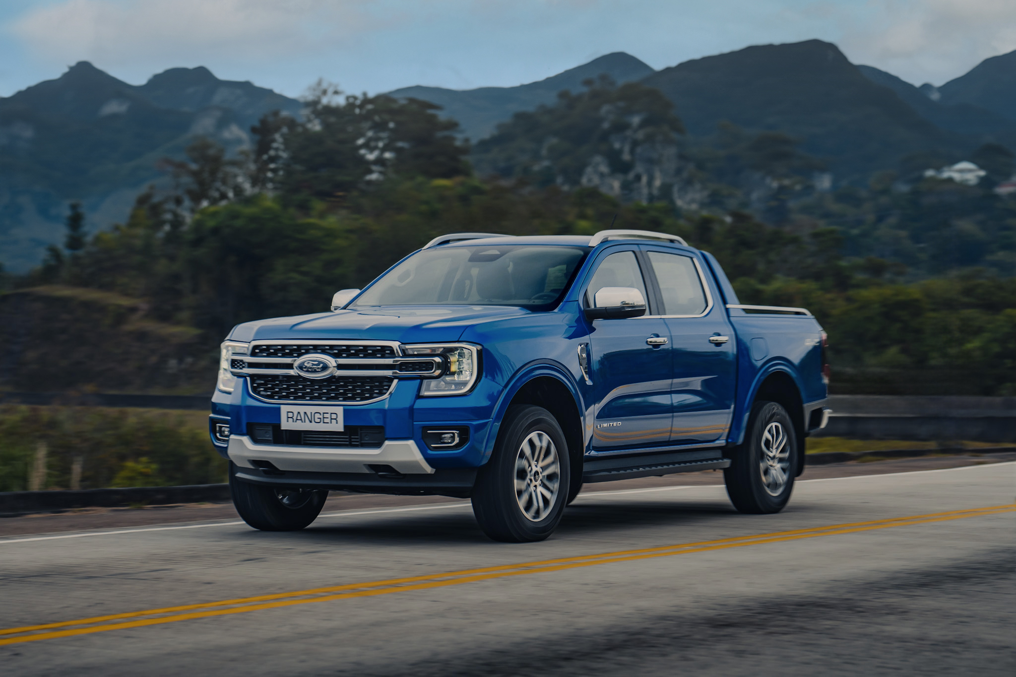 Ford Ranger lidera vendas de picapes médias no Paraná em 2025