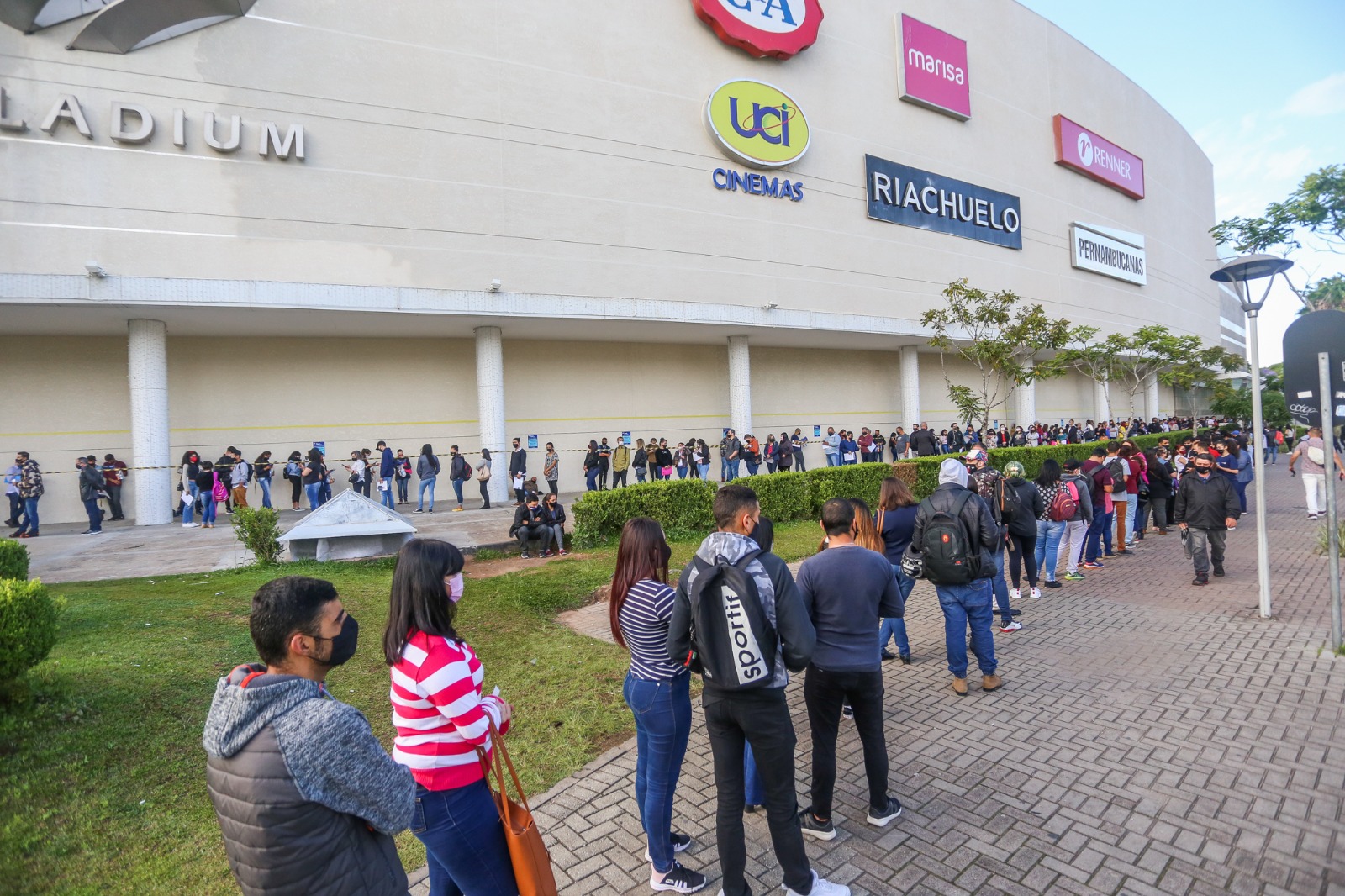 Com foco na Black Friday e Natal, Palladium Curitiba realiza Mutirão de Empregos com mais de 60 lojas