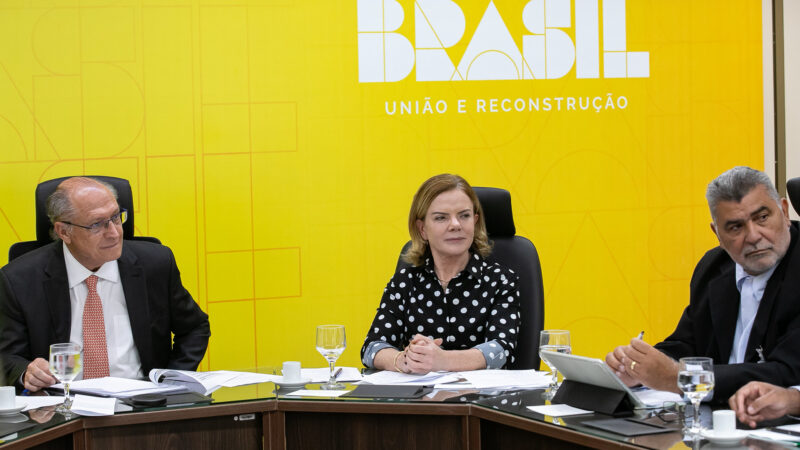 Gleisi e Alckmin anunciam medidas emergenciais para apoiar produtores de leite