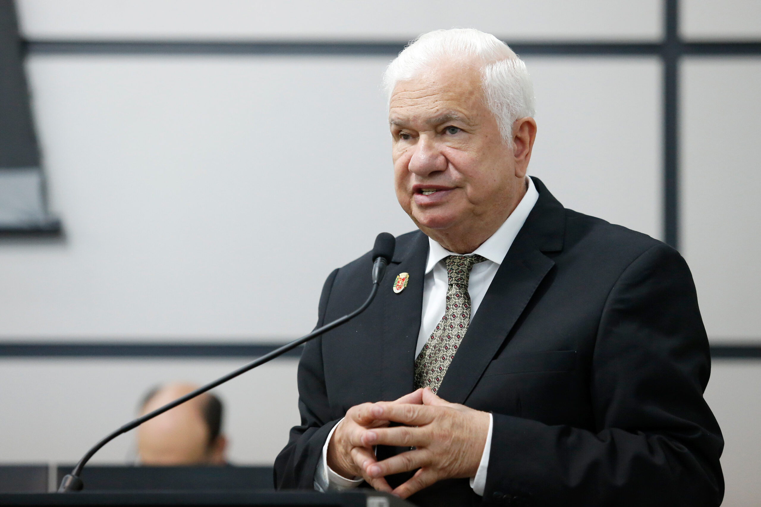 Imóveis parados agora têm solução! Lei de Geremias Vicente da Silva destrava Maringá