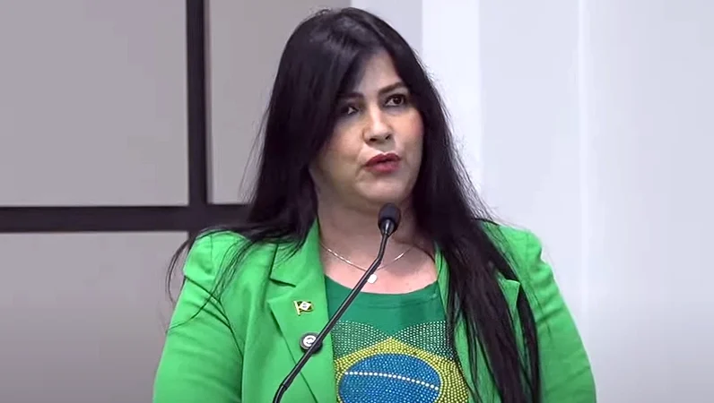 Campanha de Giselli Bianchini vira caso de polícia após denúncia de possível furto de bases de wind banners de outros candidatos