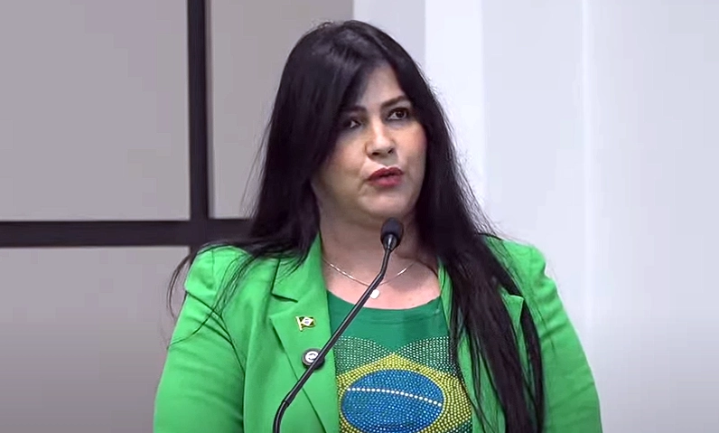 Campanha de Giselli Bianchini vira caso de polícia após denúncia de possível furto de bases de wind banners de outros candidatos