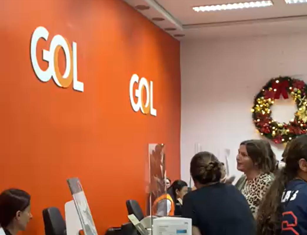 Atraso superior a 12 horas deixa passageiros supostamente sem assistência no Aeroporto de Maringá