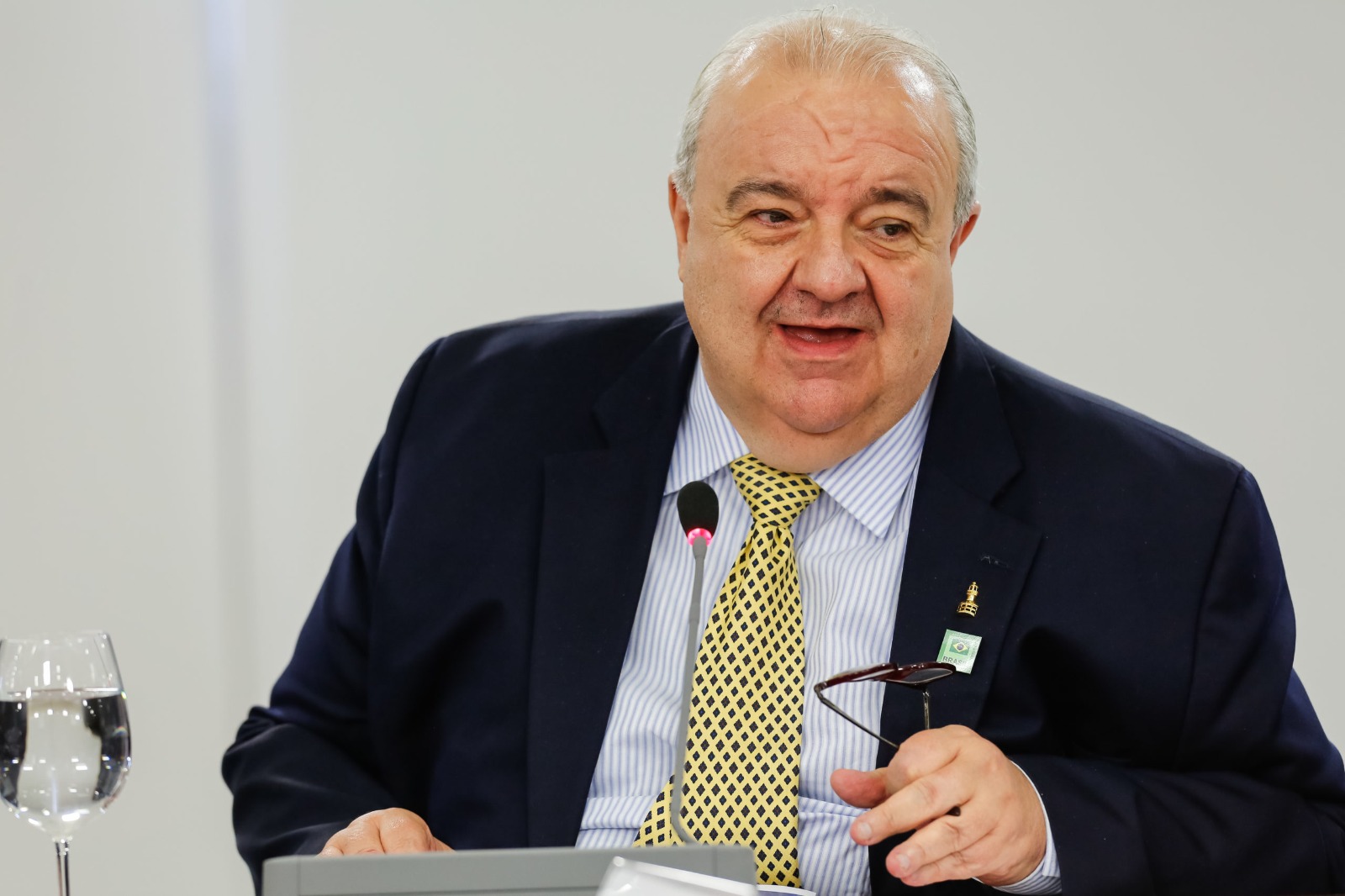 Pesquisa sacode a sucessão de 2026 e coloca Greca entre os nomes mais competitivos