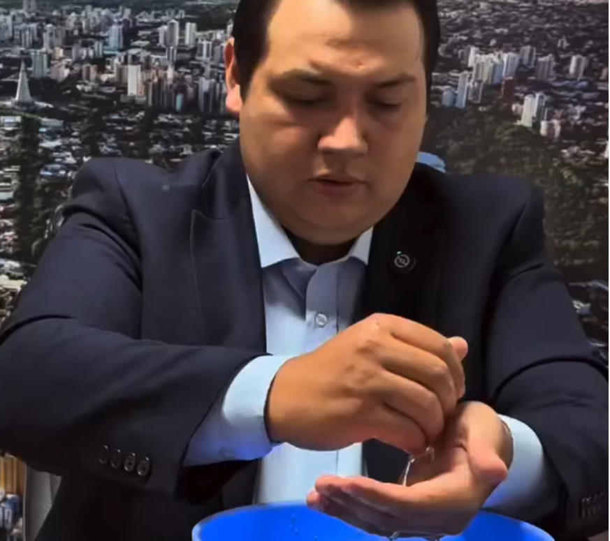 Mesmo sem lavar as mãos como Pôncio Pilatos, o vereador Guilherme Machado acabou assassinando o português