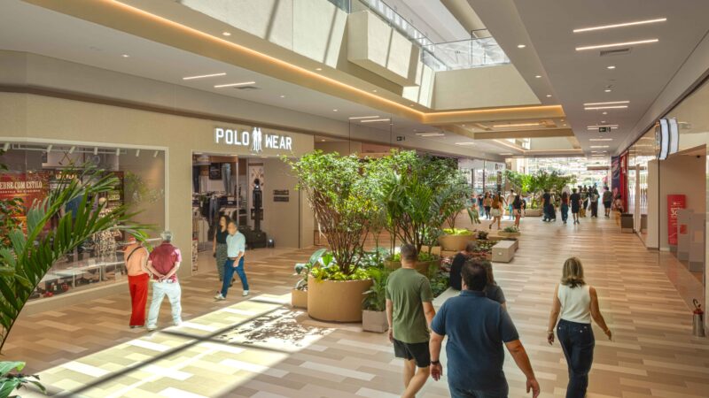 Plaza Campos Gerais lança campanha de Dia dos Pais com sorteio de kit Apple