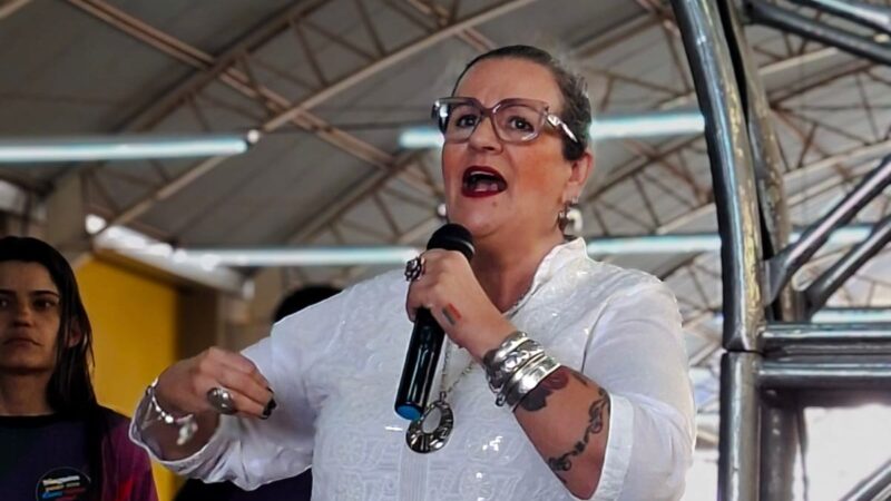 Margot Jung participa como embaixadora da Parada LGBT de Arapongas