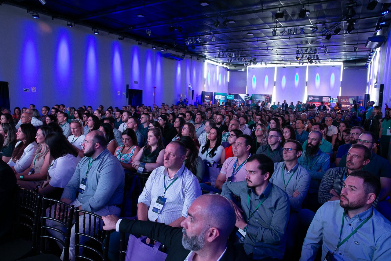 Gigante da tecnologia realiza evento gratuito sobre IA e inovação em Curitiba