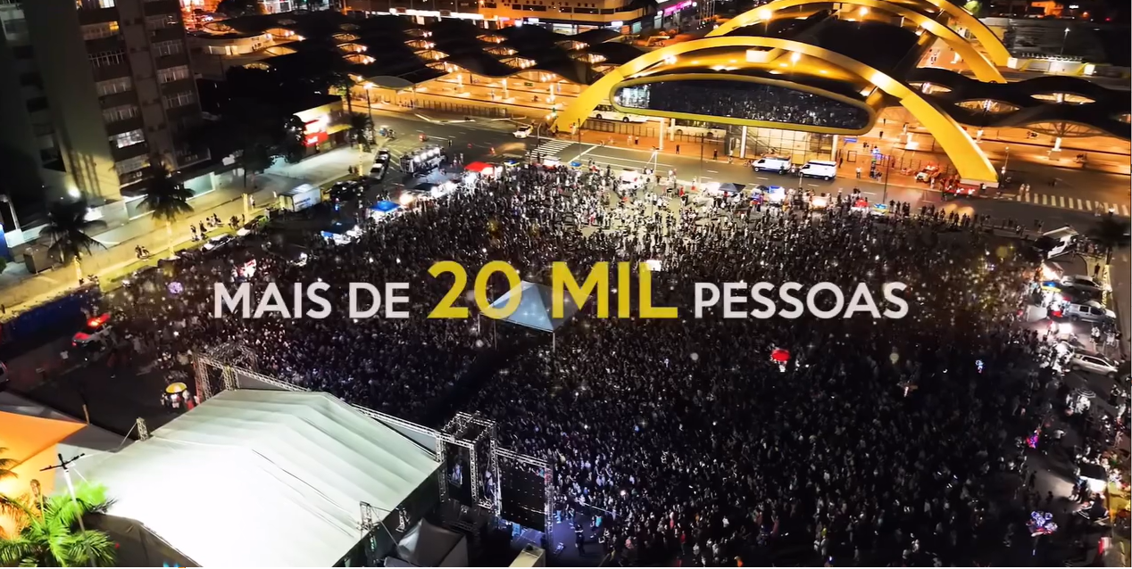 Mais de 20 mil pessoas prestigiam a abertura da Maringá Encantada com show de Lulu Santos