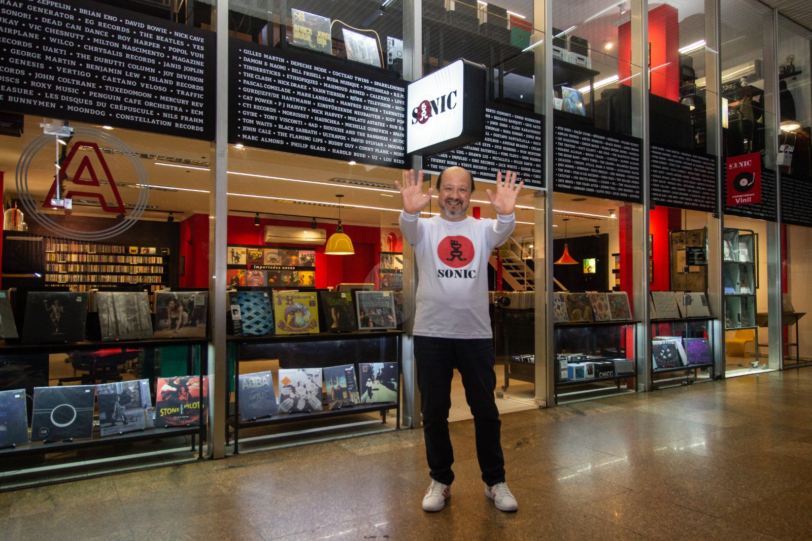 Sonic Discos: Uma Década de Paixão pelo Vinil em Curitiba