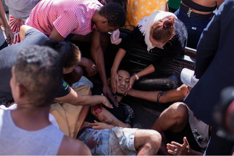 Quando a bala sobe o morro, mas não desce o asfalto