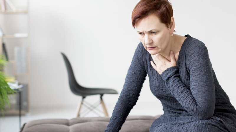 Infarto em mulheres após a menopausa pode ocorrer sem dor no peito; especialistas alertam para sintomas silenciosos