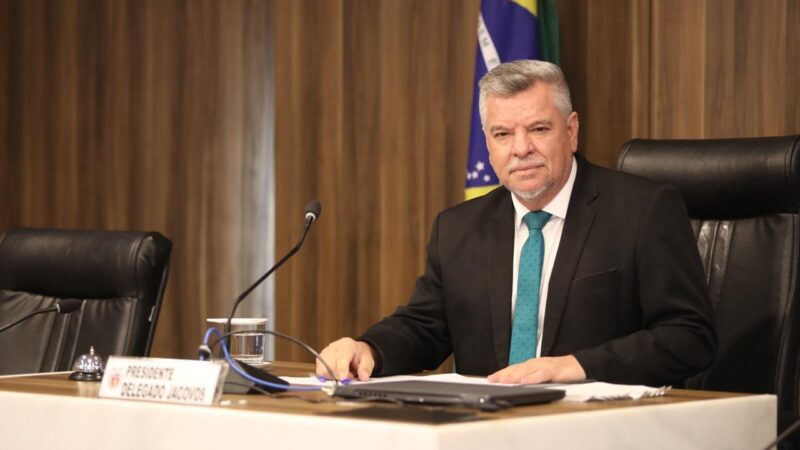 Jacovós responde pressão política com postura serena e equilibrada