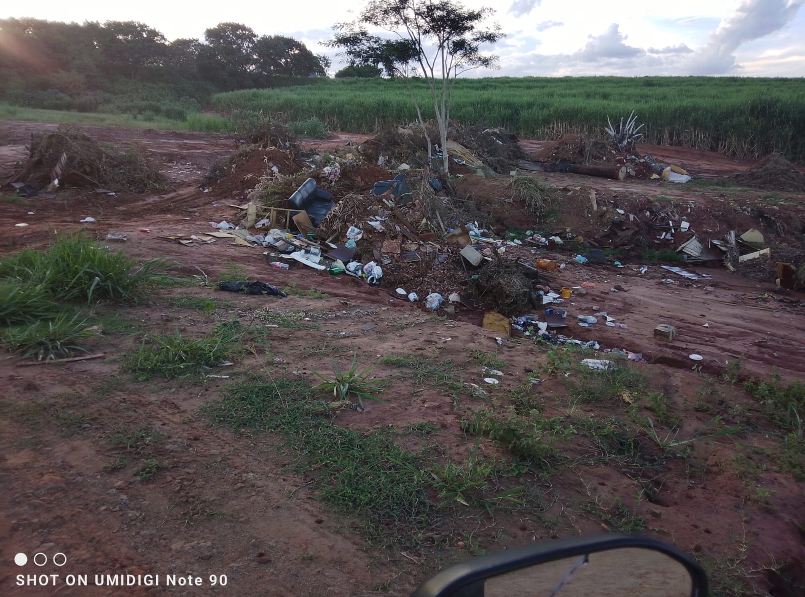Investigação aponta crime ambiental em Santo Inácio com descarte irregular